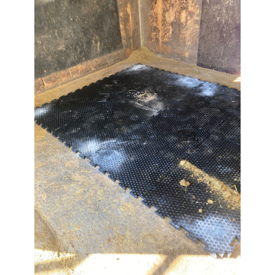 Stallmatte Vollgummi 205 cm x 129 cm – 2,5 cm stark – Puzzlesystem – Pferdestall & Kuhstall