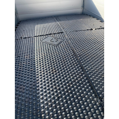 Stallmatte Vollgummi 205 cm x 129 cm – 2,5 cm stark – Puzzlesystem – Pferdestall & Kuhstall