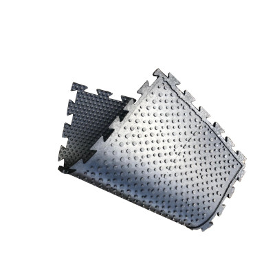 Stallmatte 20 mm aus Vollgummi – Puzzlematte für Pferdebox & Kuhstall